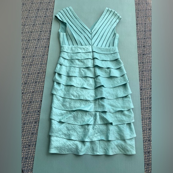 Adrianna Papell Crisscross Shutter Pleat Sheath Dress Green Size 10 Cocktail - Picture 2 of 12